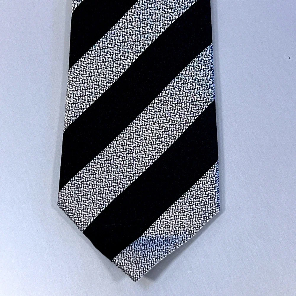 Charles Tyrwhitt Mens Silk Necktie Classic Navy Blue Silver Grey Striped career